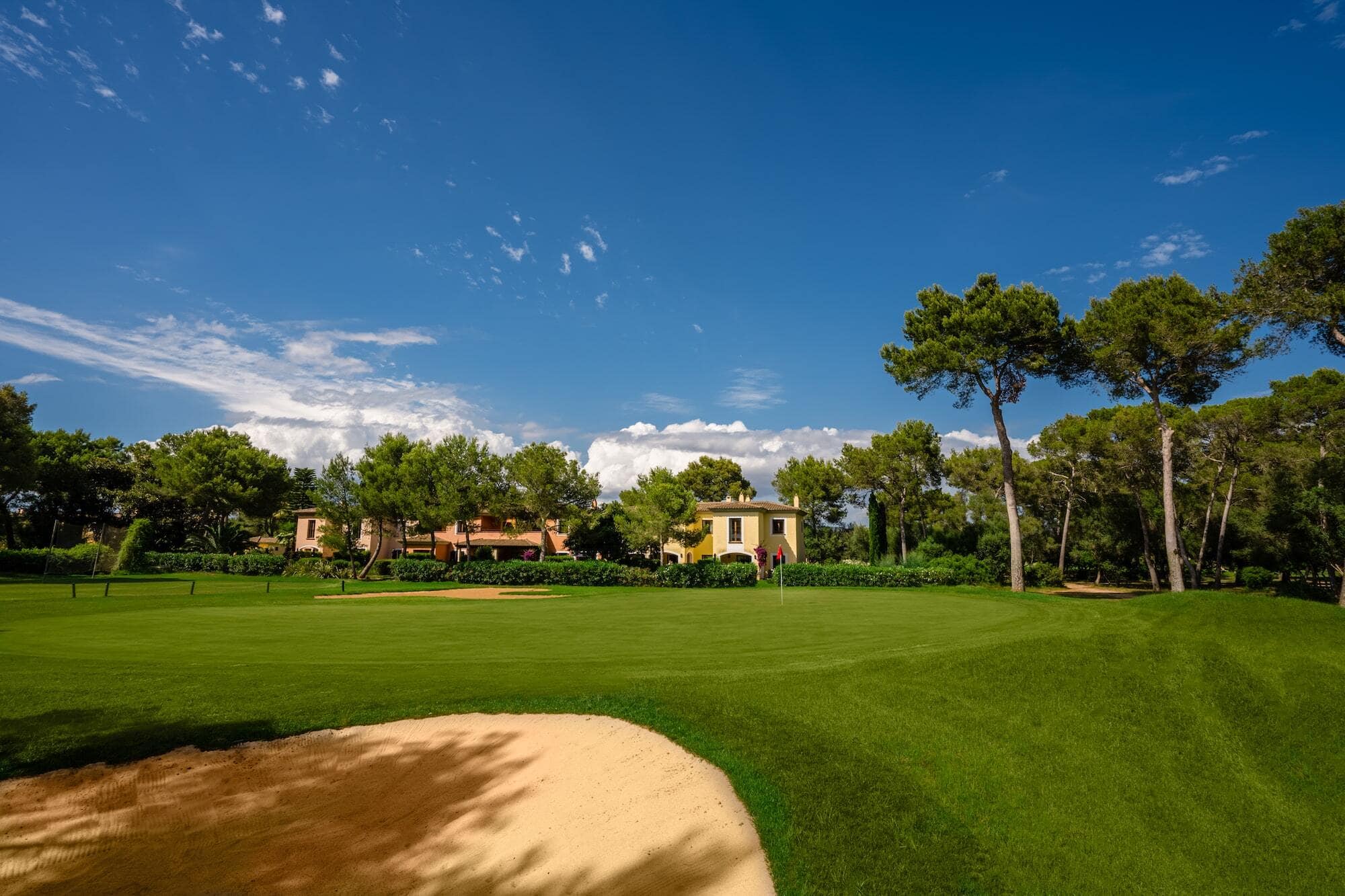 Golf Son Antem East