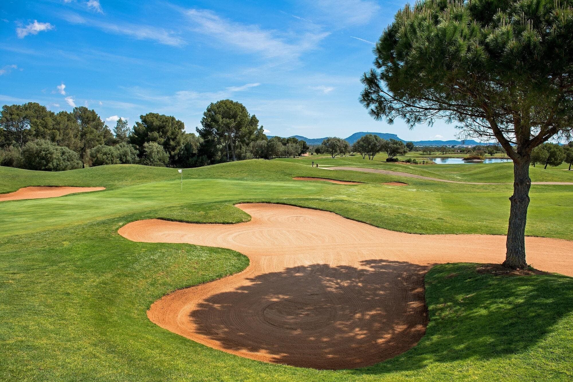 Golf Son Antem West